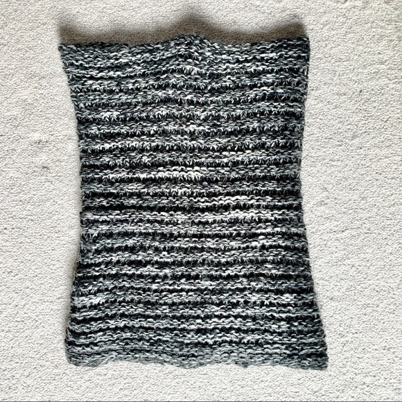 INFINITY SCARF🧣BLACK & WHITE MARLED YARNS🖤🤍 Mohair Wool🧶- Wooden Ships Brand - Picture 2 of 7